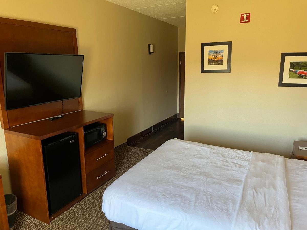 Wingate By Wyndham Clearfield Hotel Exterior photo